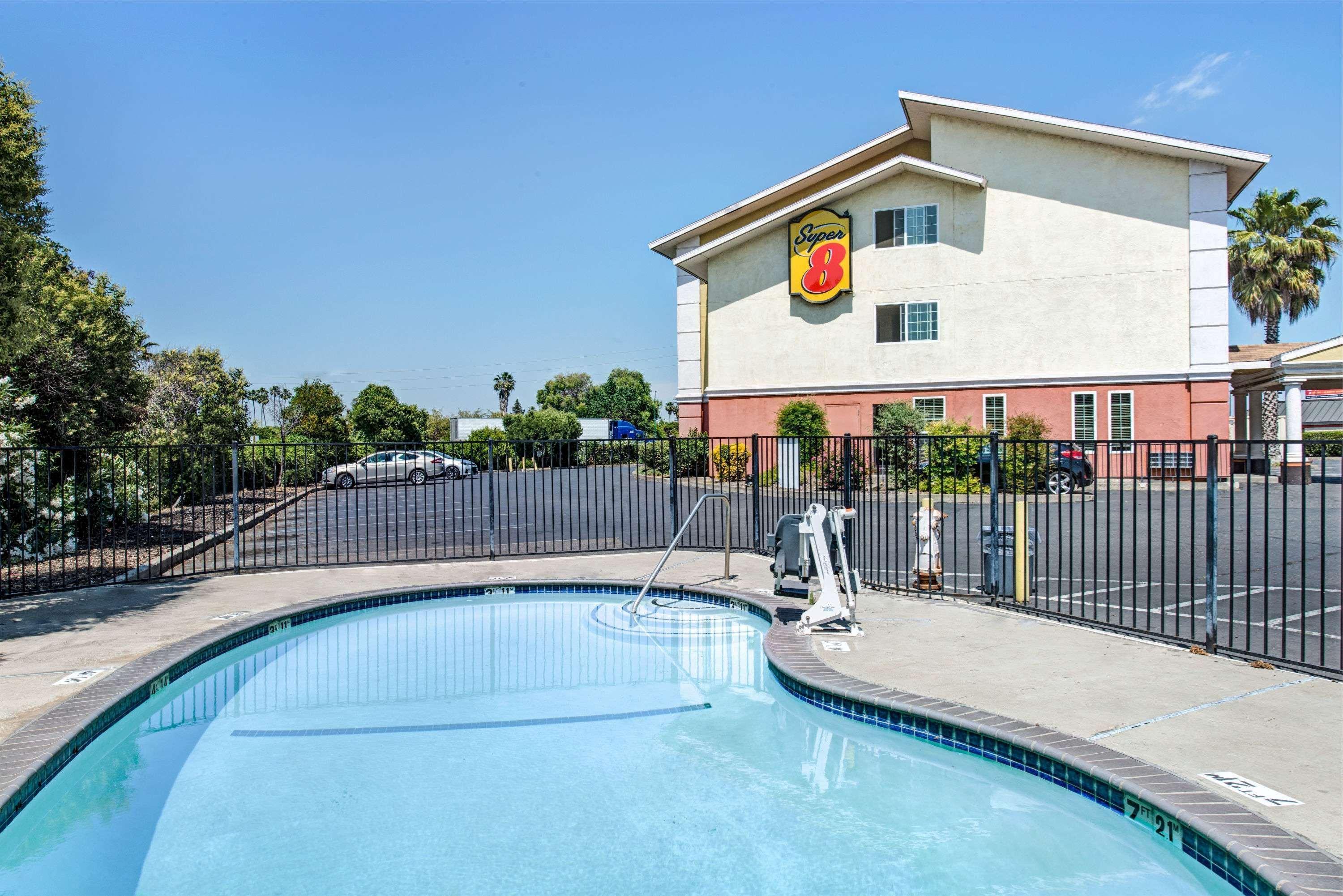 Super 8 By Wyndham Sacramento/Florin Rd Hotel Freeport Eksteriør billede